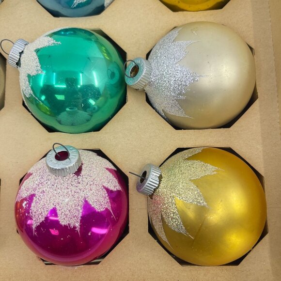 vintage shiny brite christmas ornament set of 9 with flocking - Picture 5 of 7